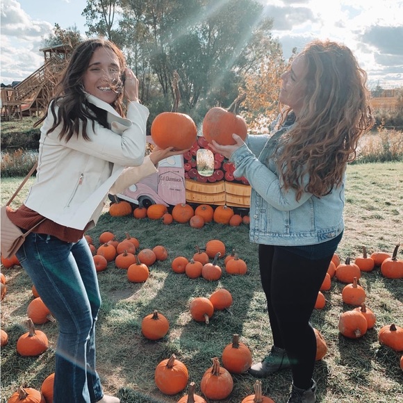 Meet your Posher, Lauren - Picture 1 of 1